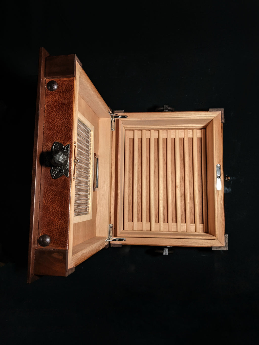 Brizard and Co. - The "Chesterfield" Humidor - 60/70 Count