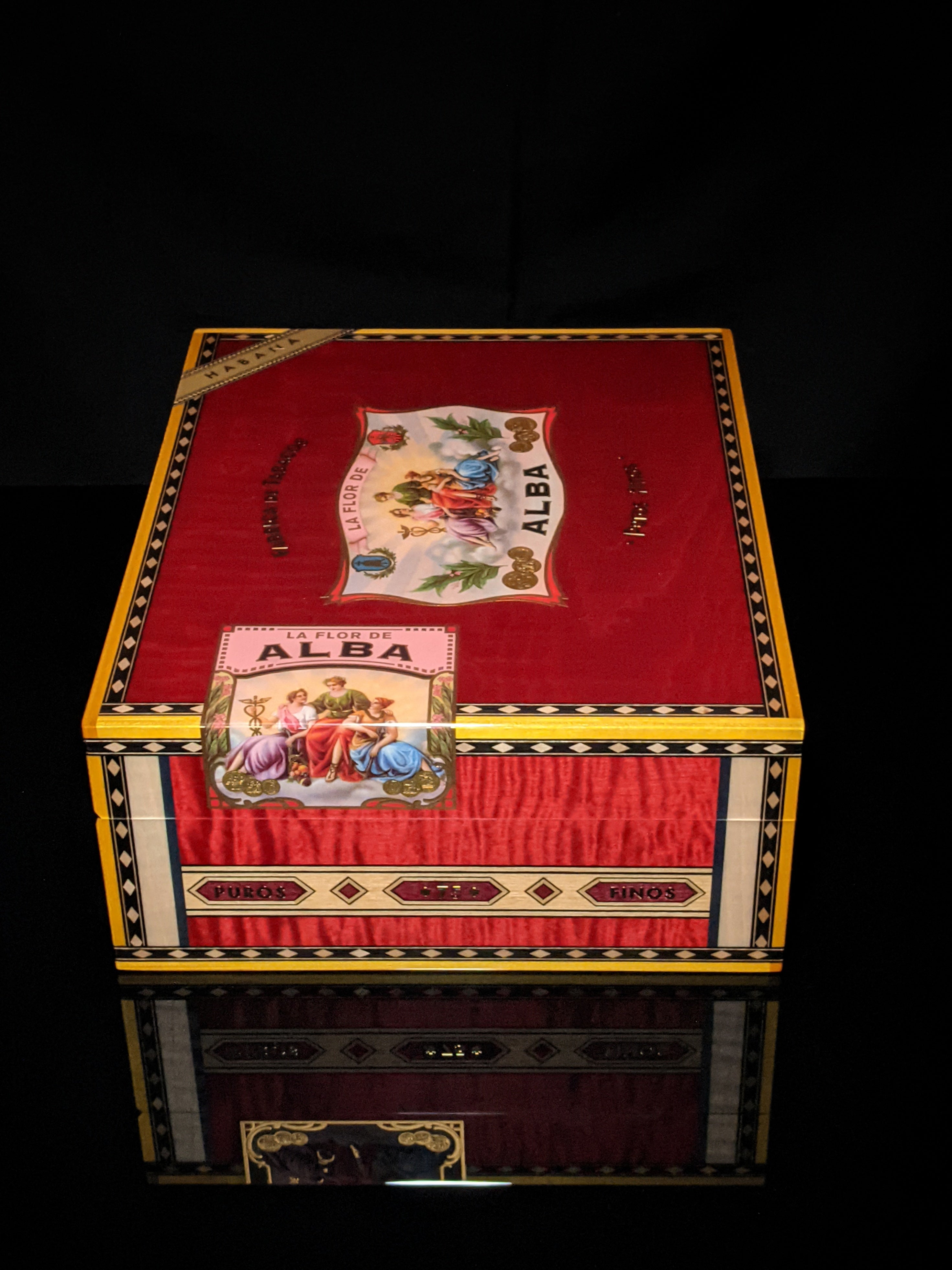 Elie Bleu  Alba Red Sycamore  Humidor 75 count