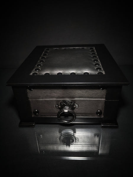 Brizard and Co. - The "Chesterfield" Humidor - 60/70 Count (Black) NIB USA