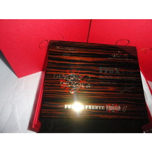 Fuente Opus 6 Ltd Macassar Lacquer traveler humidor