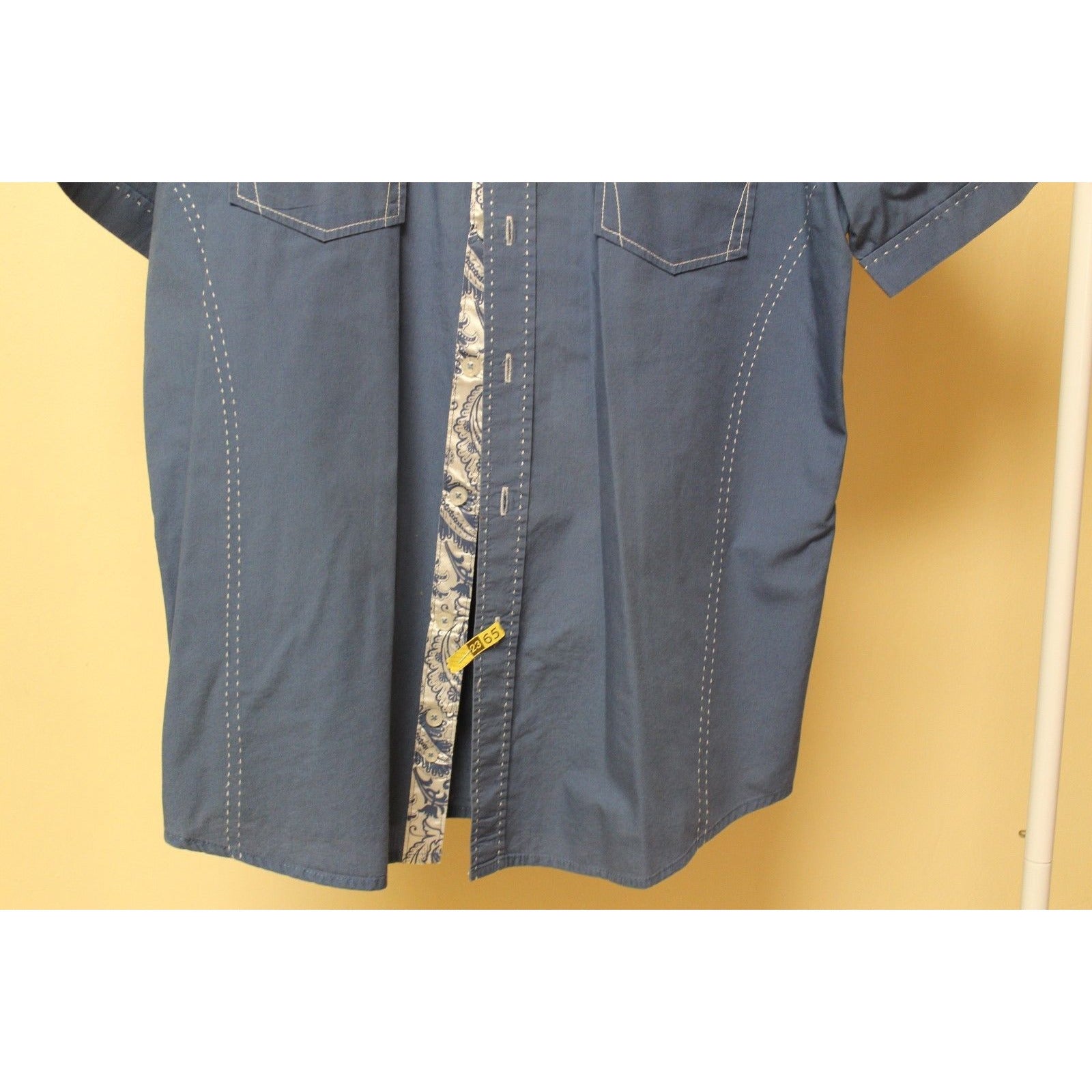 Men's Victorious Los Angeles Blue Short Sleeve Button Up Shirt Size Medium