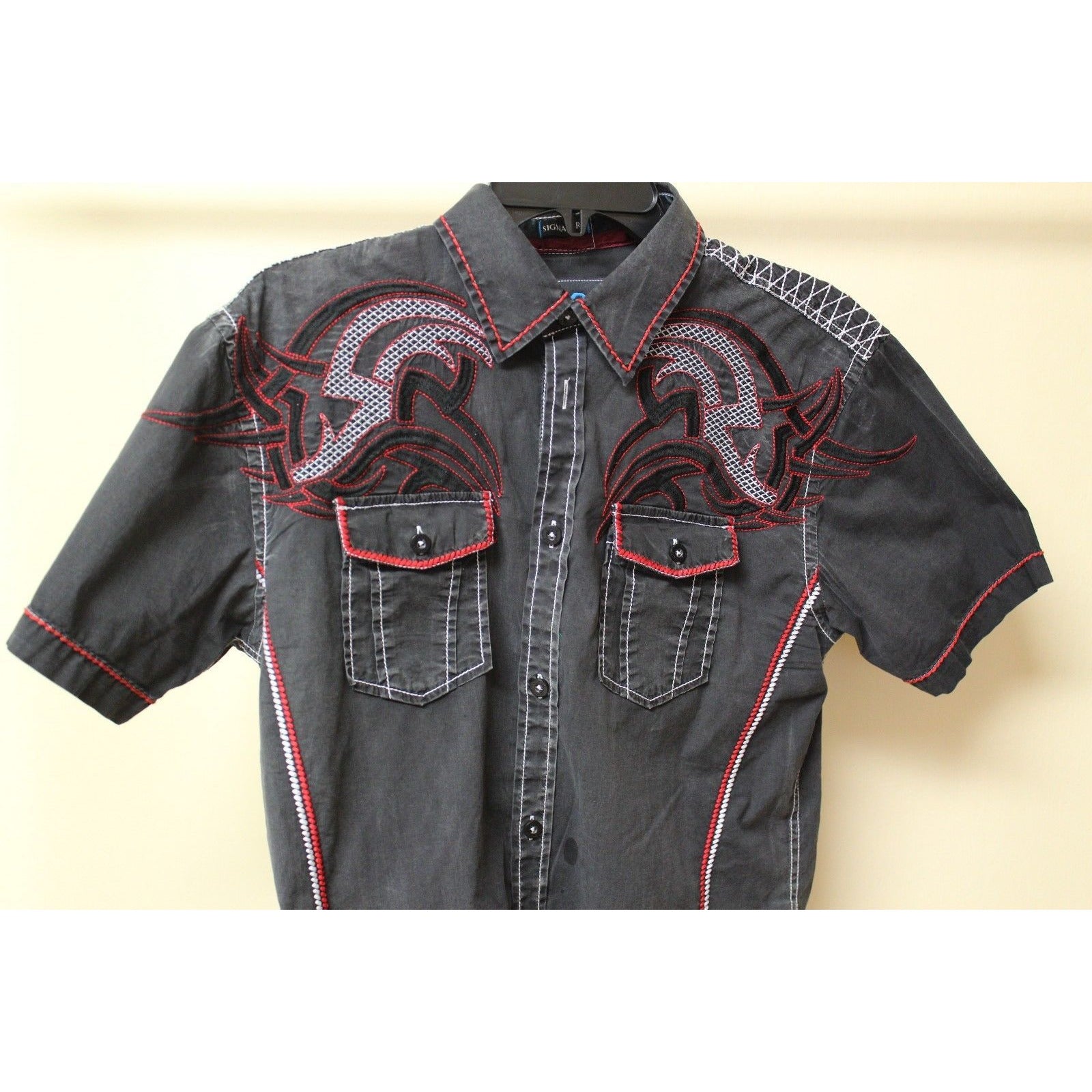 Men's Roar Signature Black Short Sleeve Button Up Shirt Size Medium