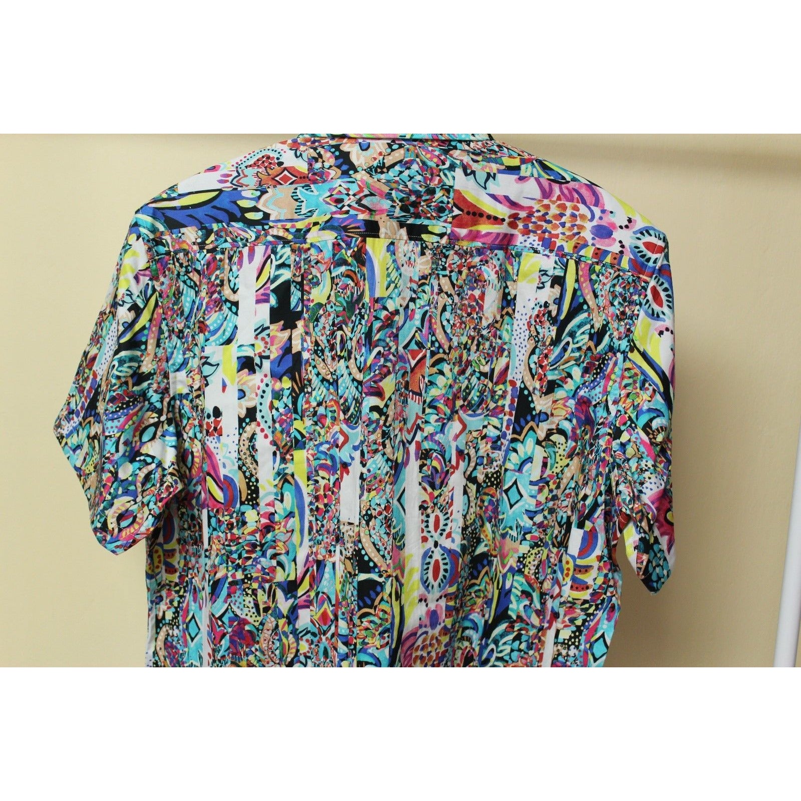 Robert Graham Psychedelic Collage Print Short Sleeve Shirt — Medium