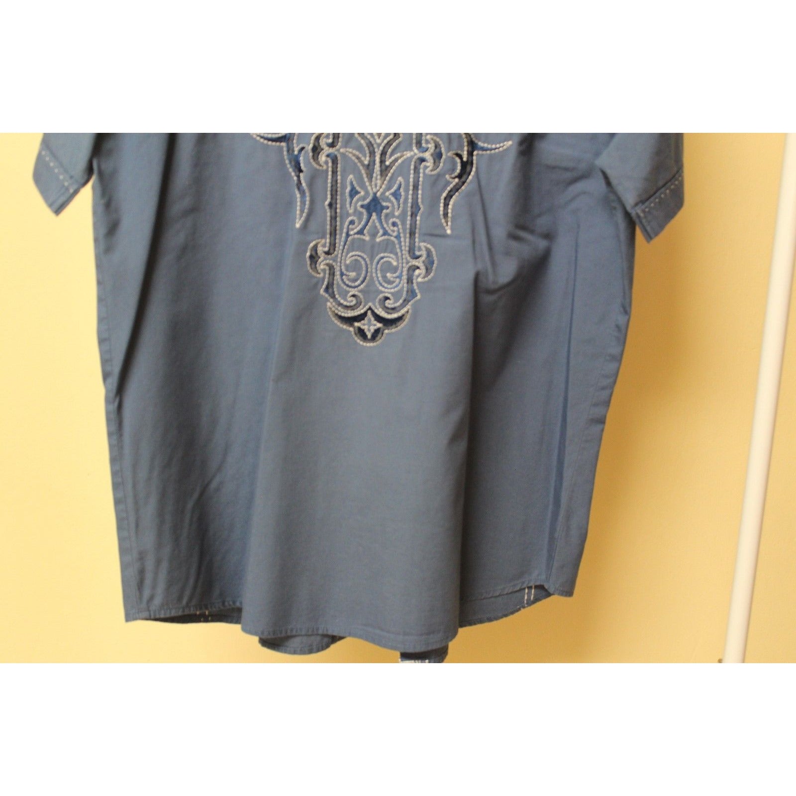 Men's Victorious Los Angeles Blue Short Sleeve Button Up Shirt Size Medium