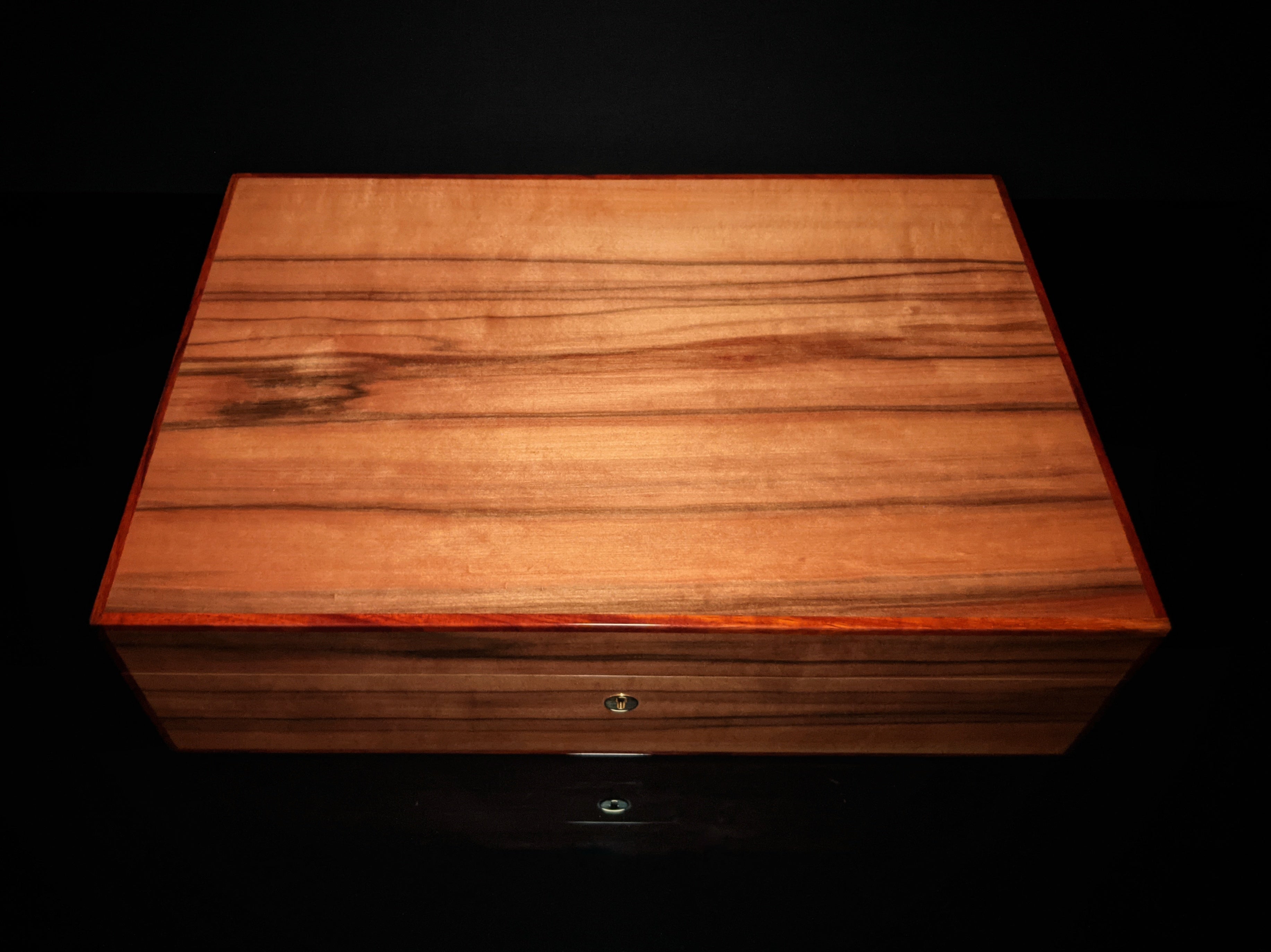 Elie Bleu Tineo Wood Humidor 110 count