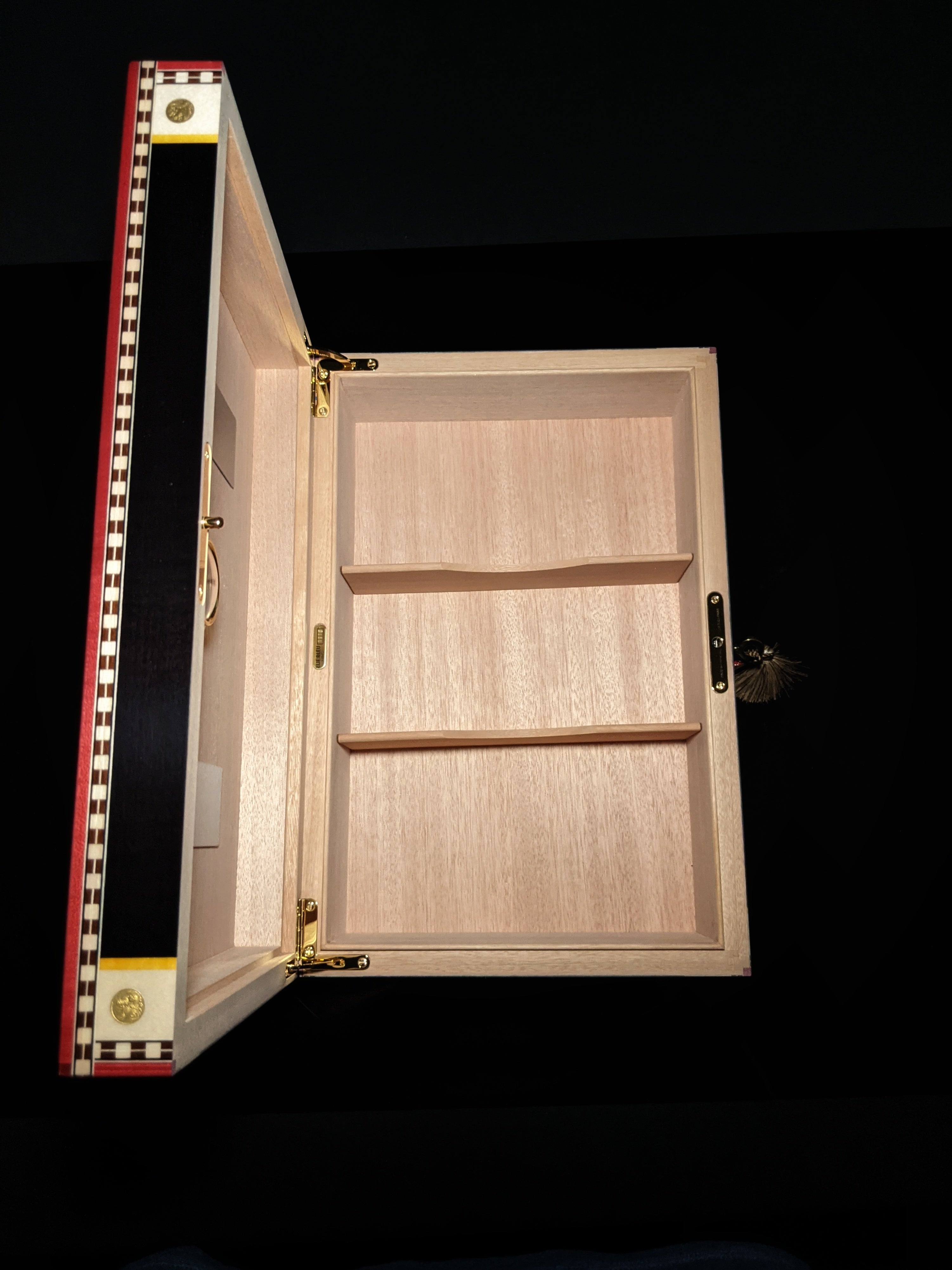 Elie Bleu  Alba Black Sycamore Humidor 110 count NIB Made in France