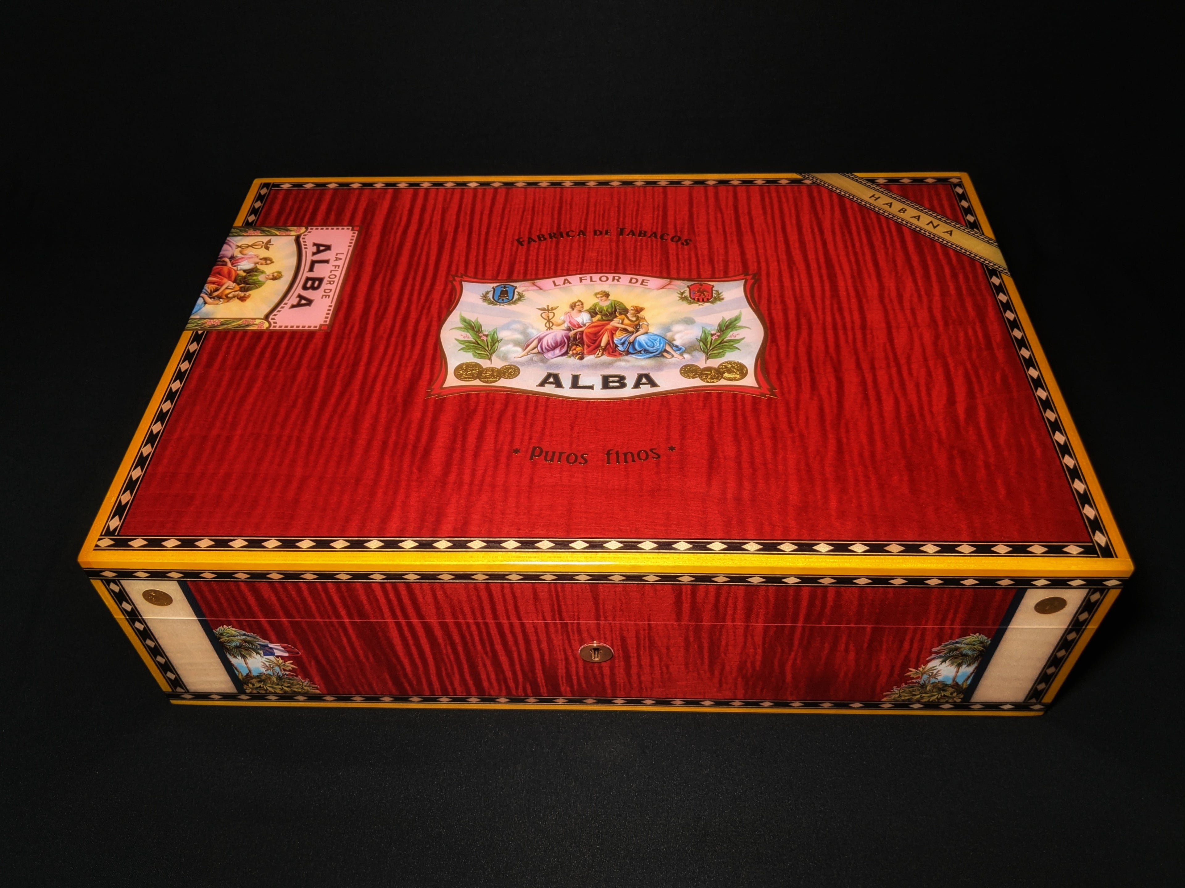 Elie Bleu Alba Red Sycamore Humidor 110 count