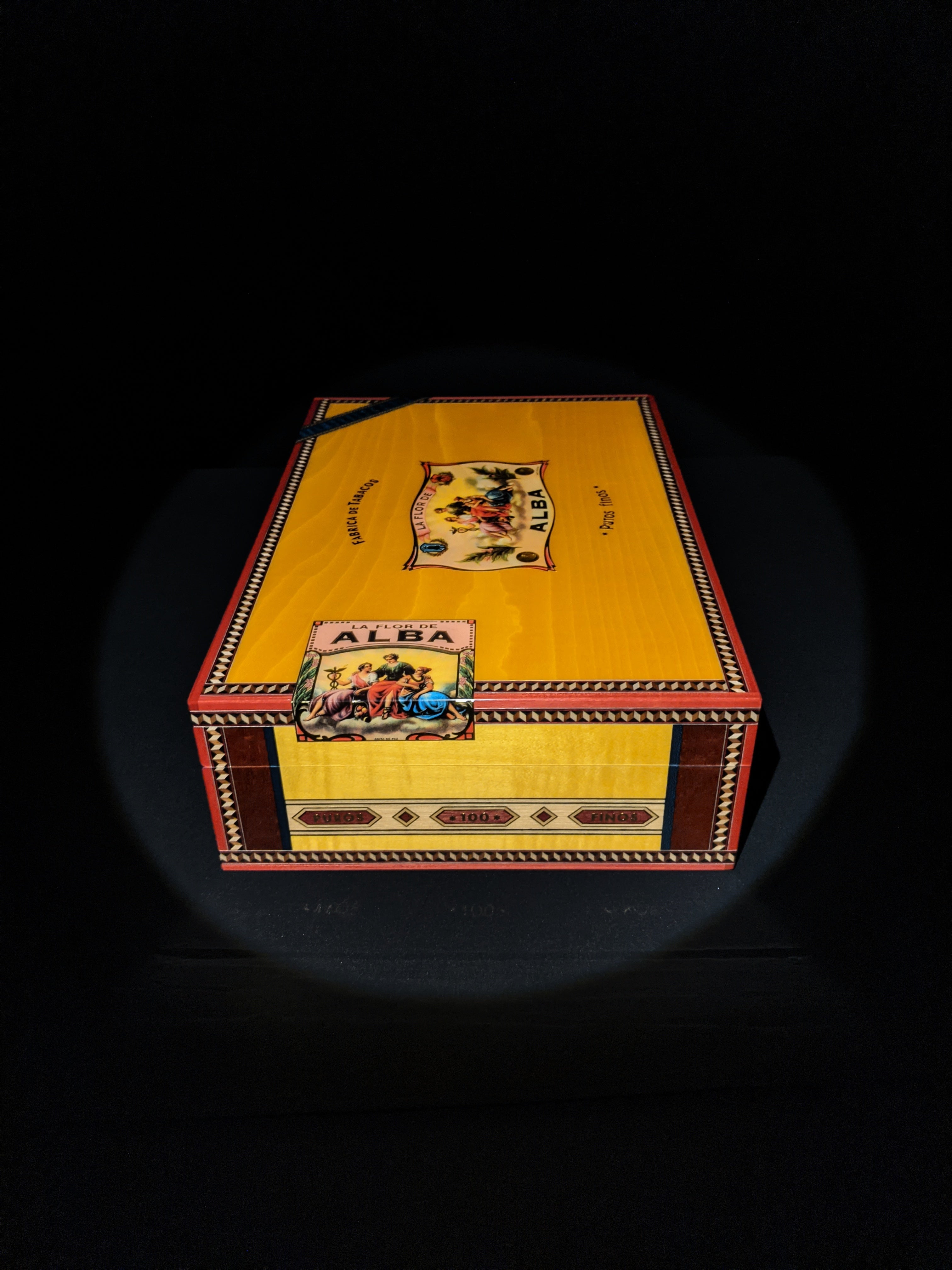 Elie Bleu Alba Gold Yellow  Humidor 110 count