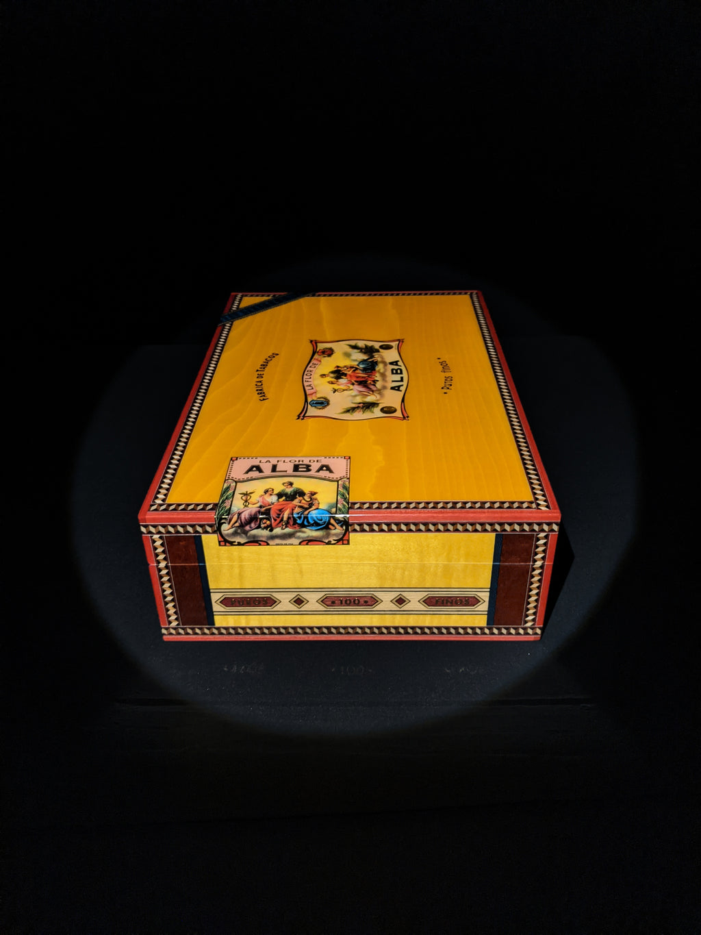 Elie Bleu Alba Yellow Sycamore Humidor 110 count