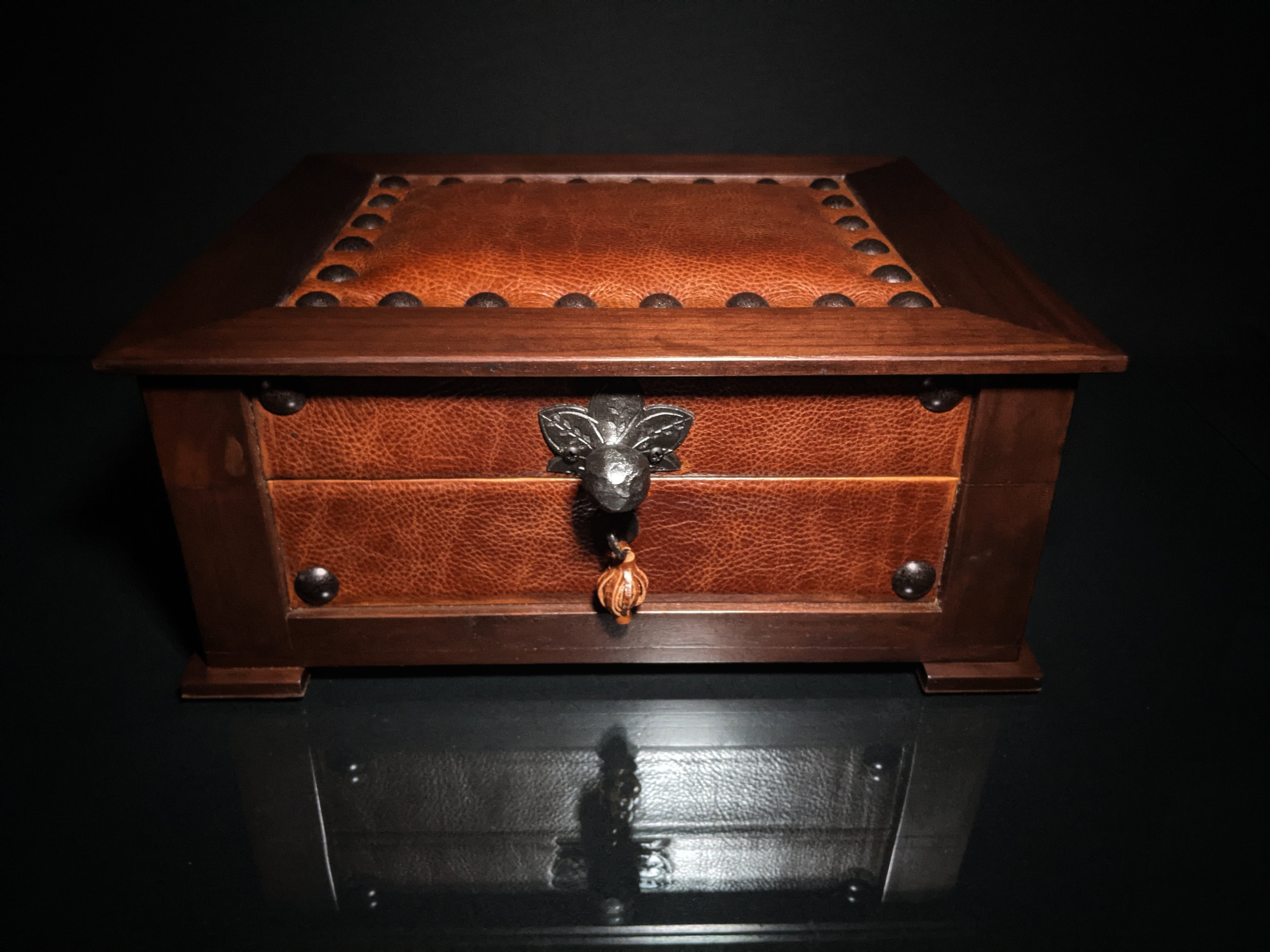 Brizard and Co. - The "Chesterfield" Humidor - 60/70 Count
