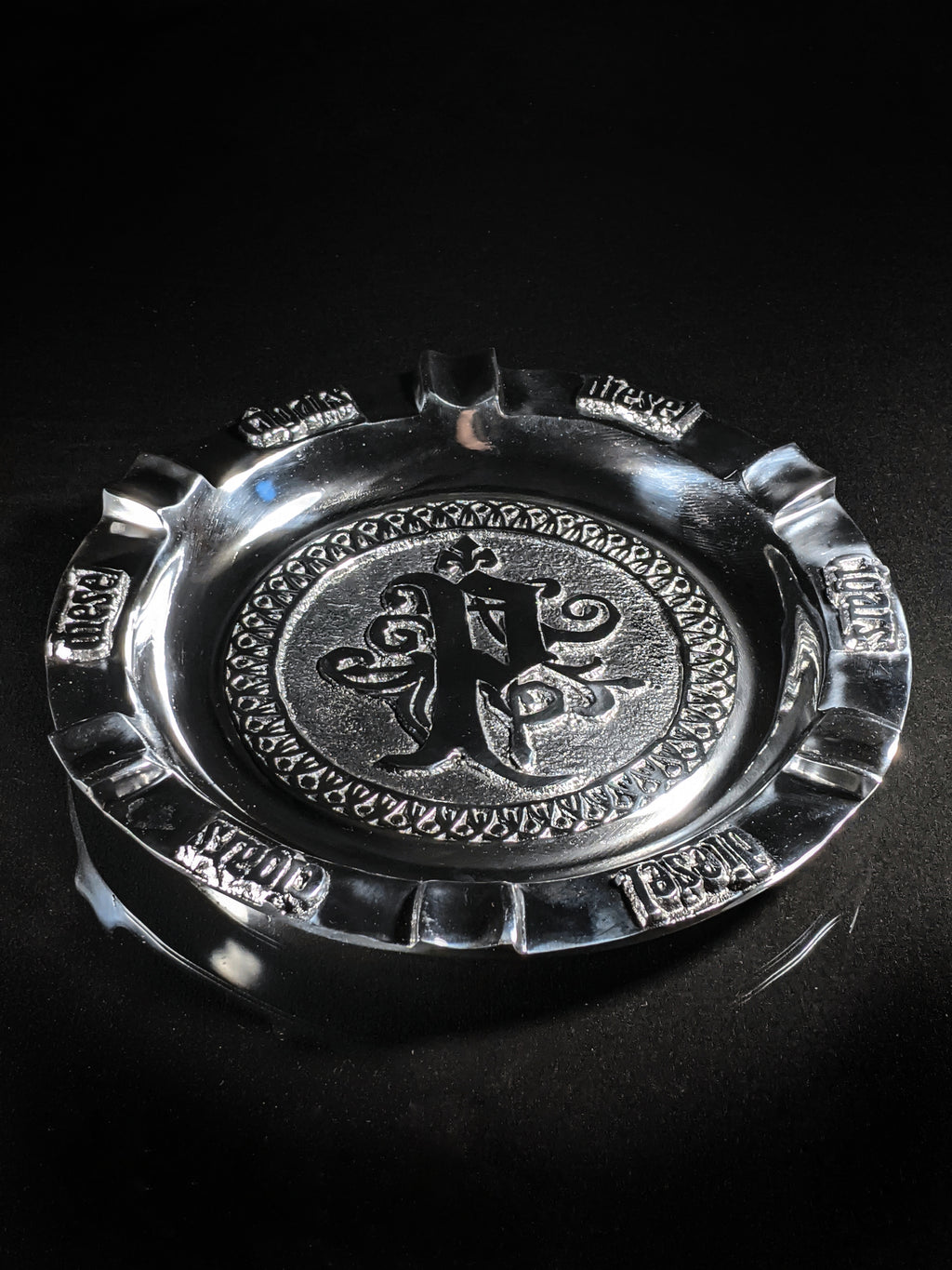 Drew Estates Polished Pewter 9 " cigar ashtray with 5 slots for your cigars