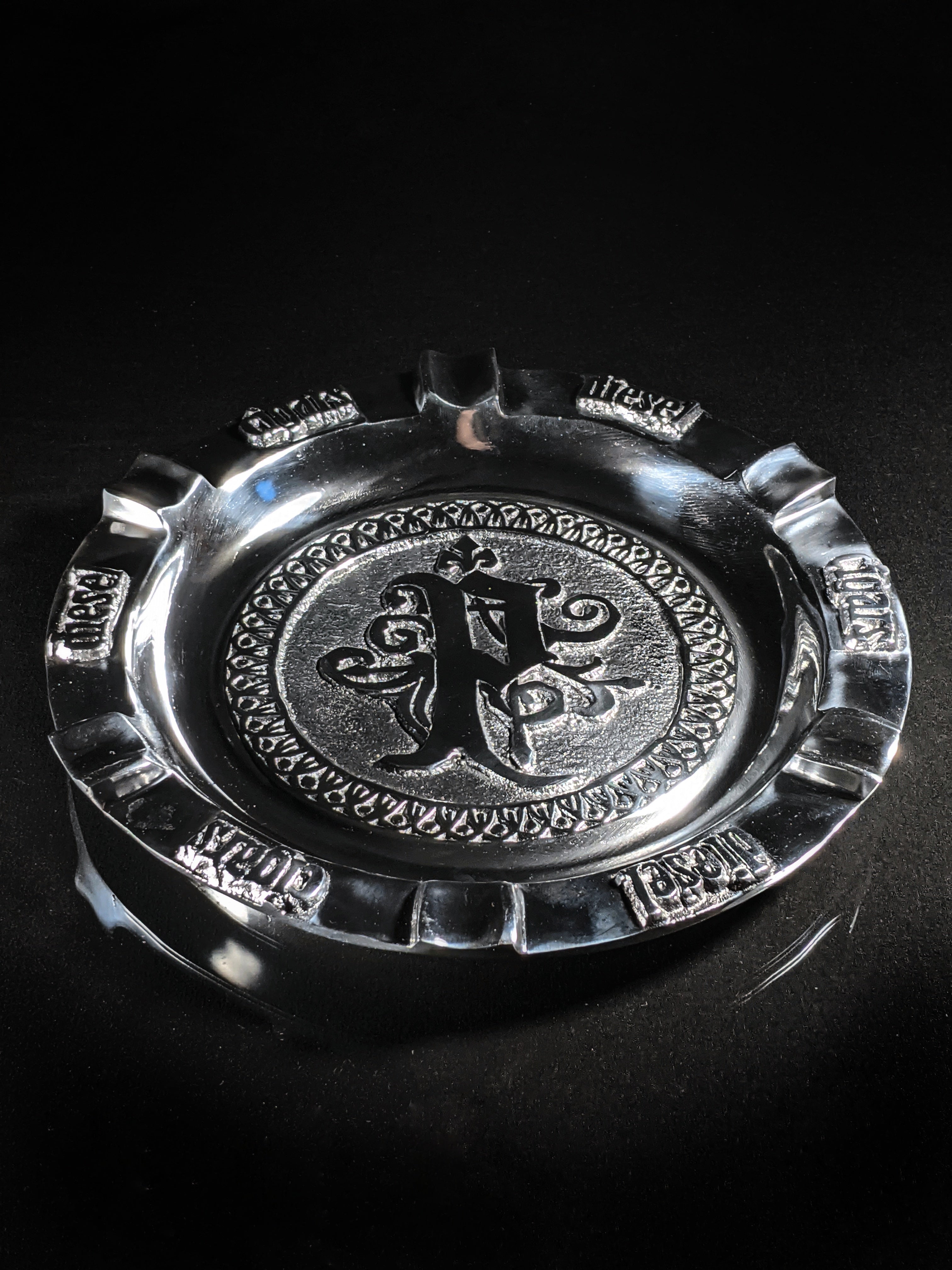 Drew Estates Polished Pewter 9 " cigar ashtray with 5 slots for your cigars