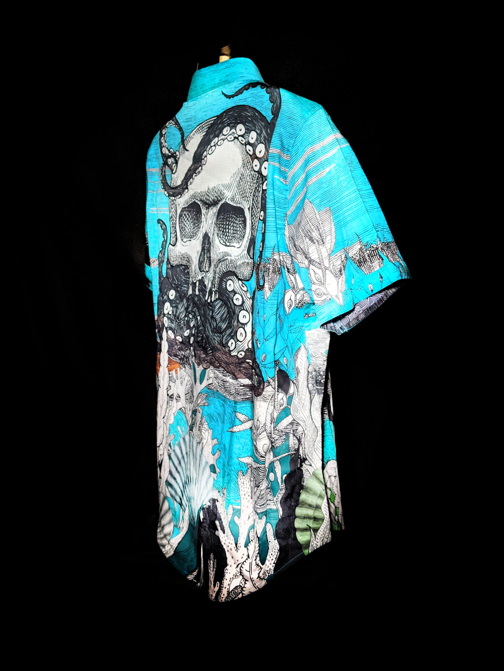 Robert Graham Sea Monster Short Sleeve Shirt Size Large NWTS (Copy)