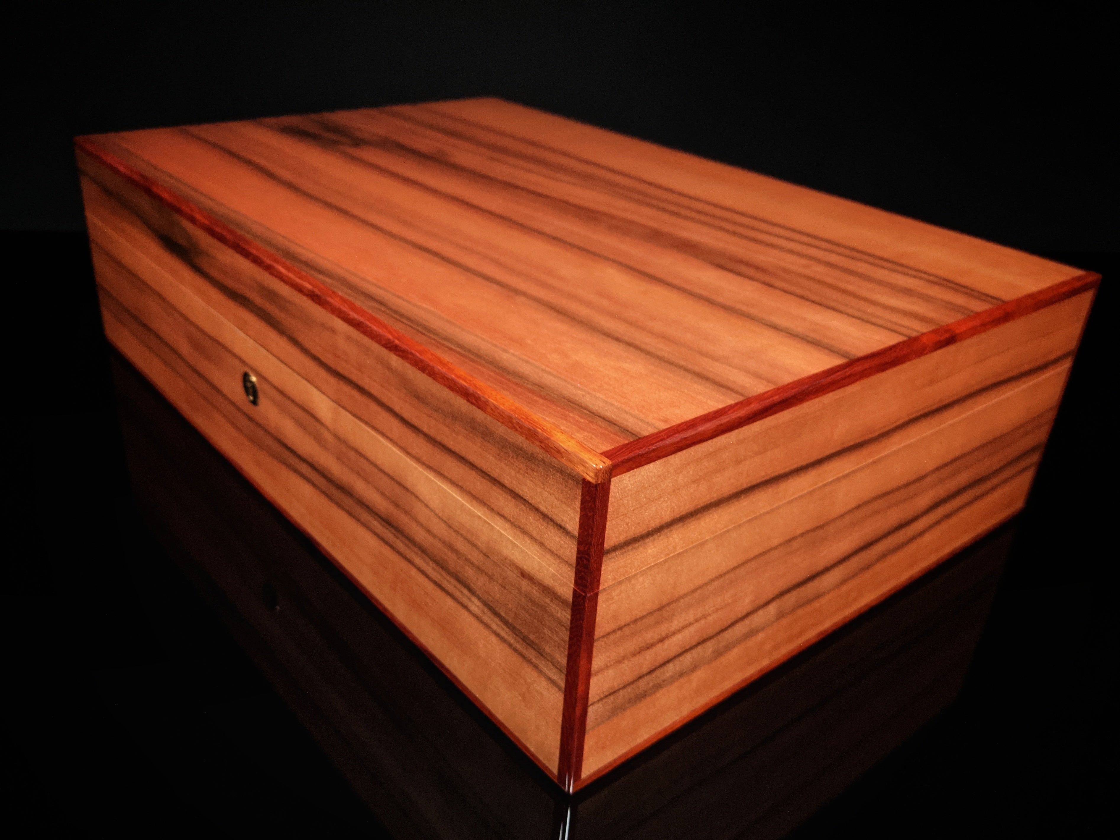 Elie Bleu Tineo Wood Humidor 110 count