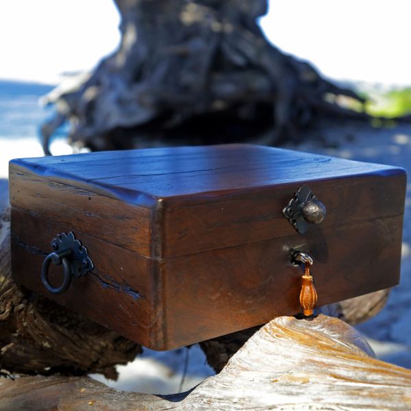 Brizard and Co. The "Hacienda" Humidor - 30/40 Count
