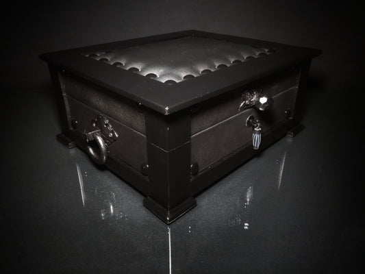 Brizard and Co. - The "Chesterfield" Humidor - 60/70 Count (Black) NIB USA