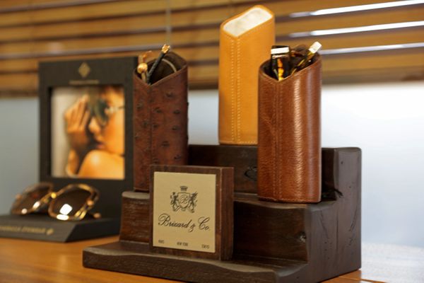Brizard and Co. The Luxury Eyewear Stand - Antique Saddle Leather