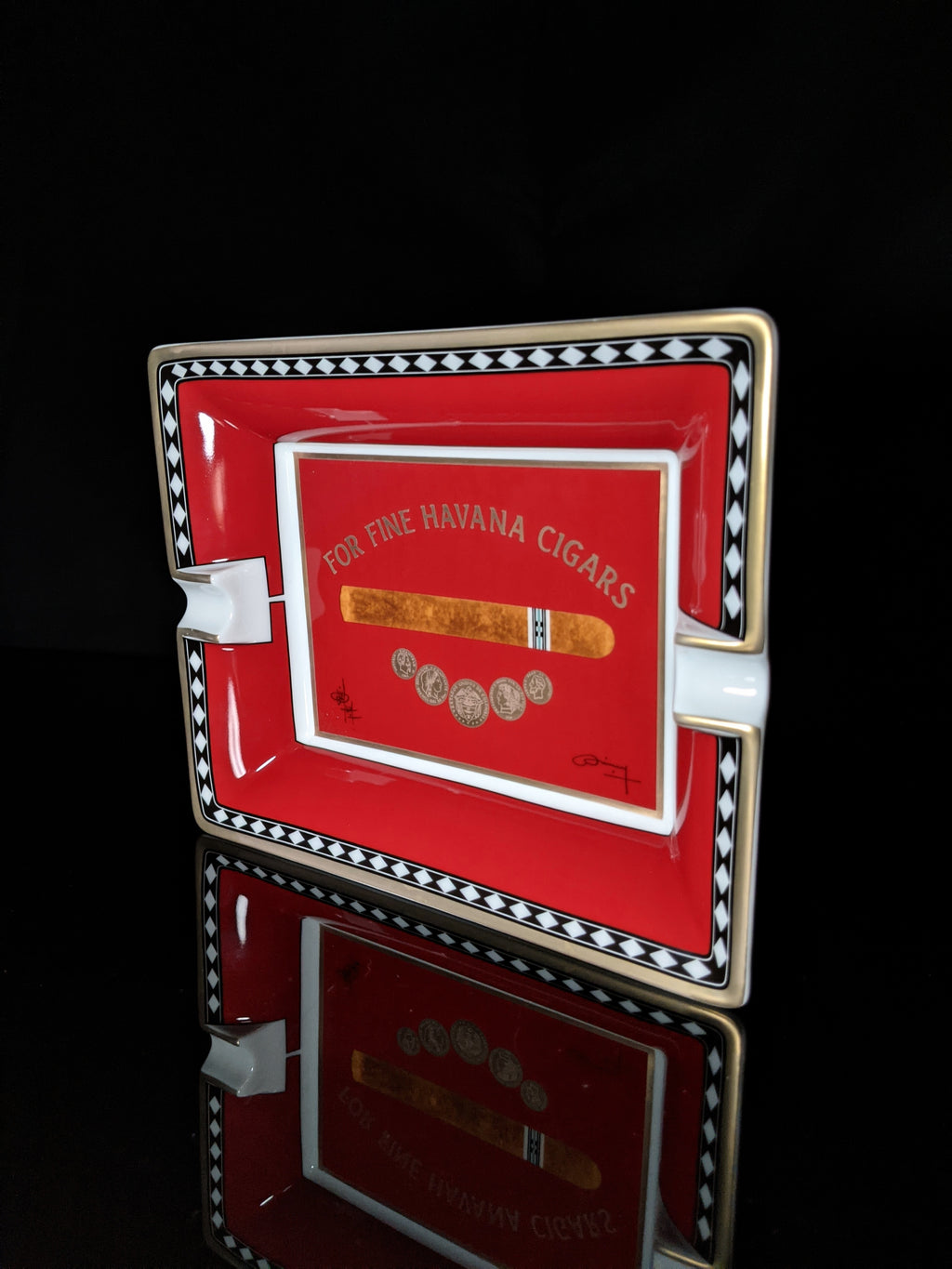 Elie Bleu Medals Red Ashtray new in the original box made in France
