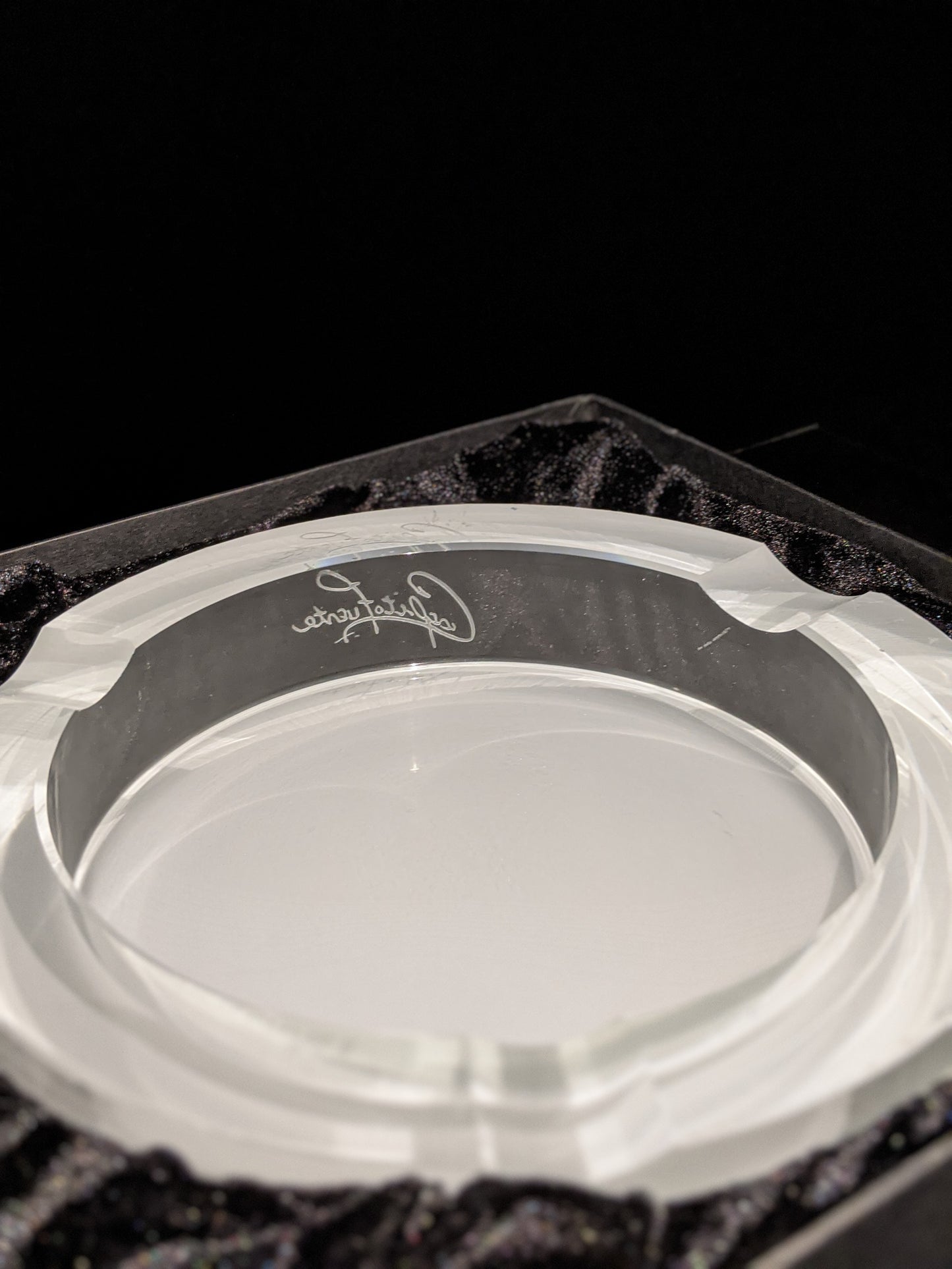 Arturo Fuente custom heavy clear glass ashtray. NIB 7 7/8" Diameter