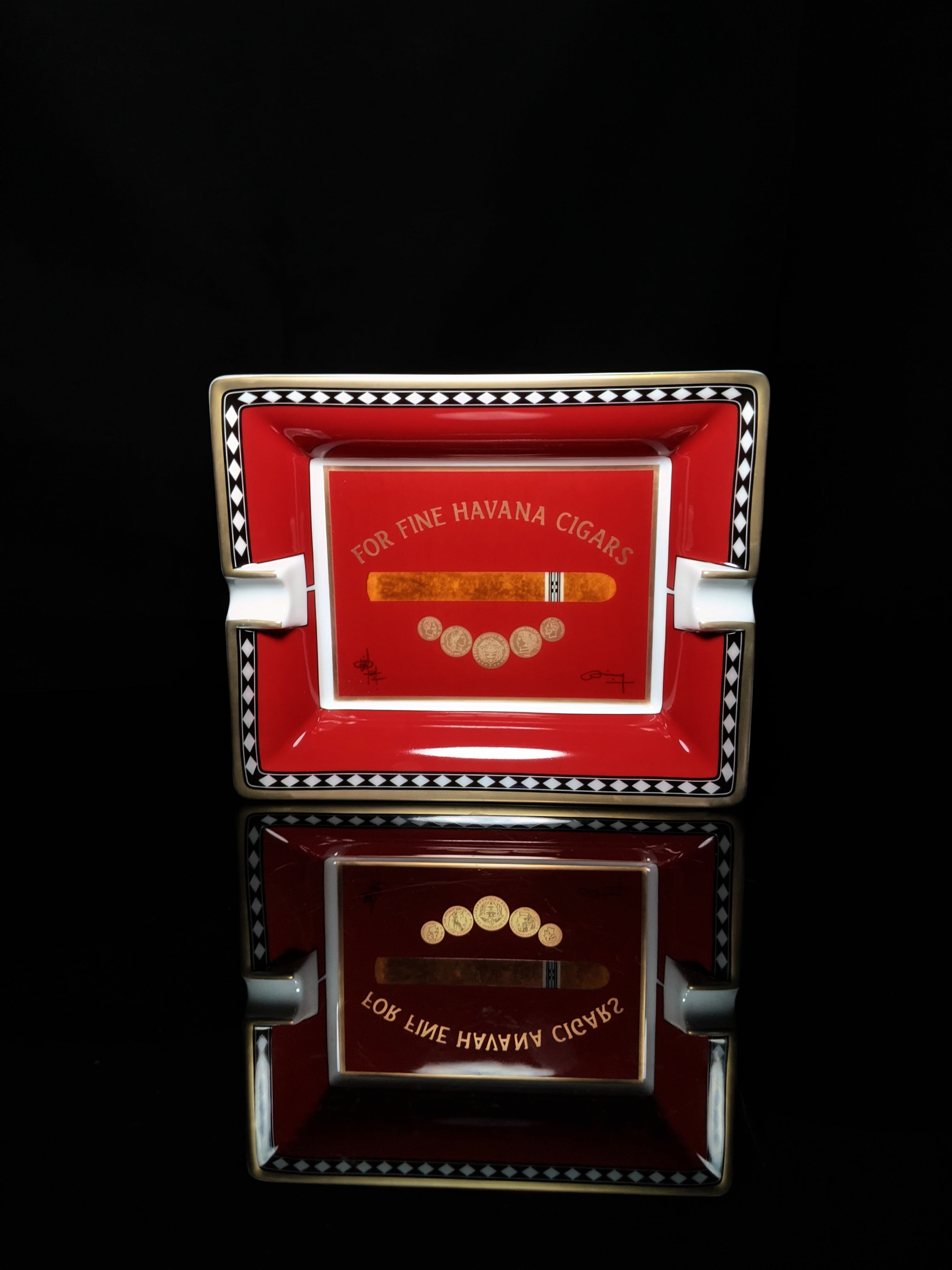 Elie Bleu Medals Red Ashtray new in the original box made in France