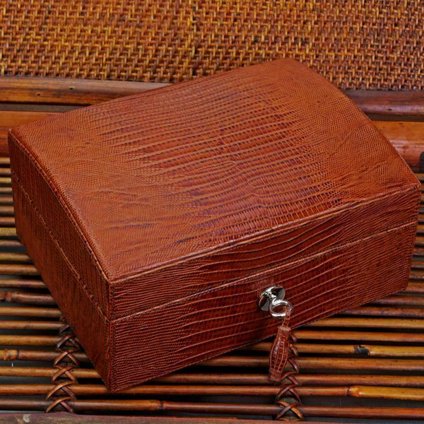 Brizard and Co - "La Casita de Puros" Humidor - Lizard Pattern Black 12/20 Count