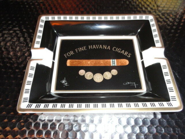 Elie Bleu Porcelain Ashtray "Medals" Black