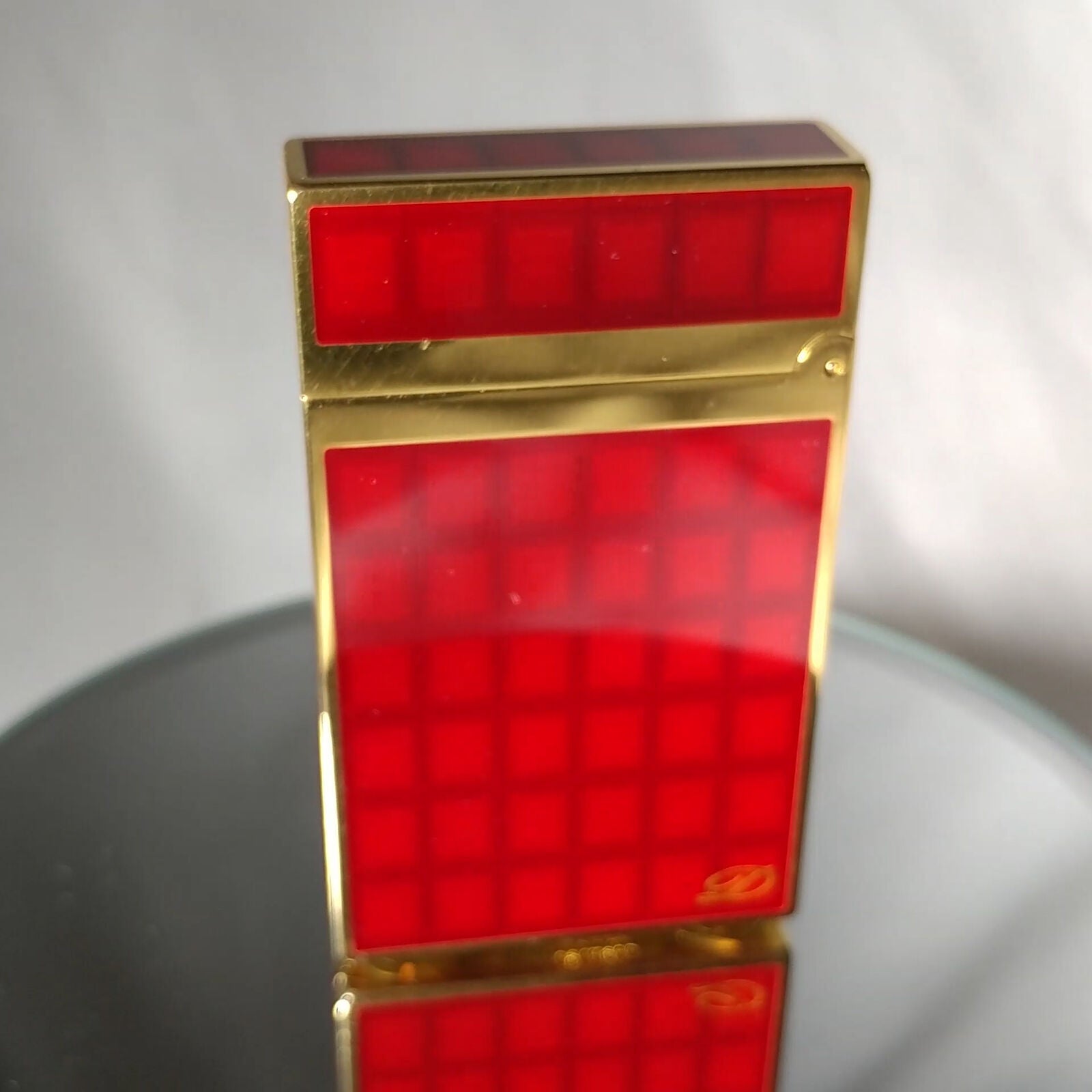 S.T. Dupont Gatsby Vertigo Laque de Chine Gold Plated Lighter