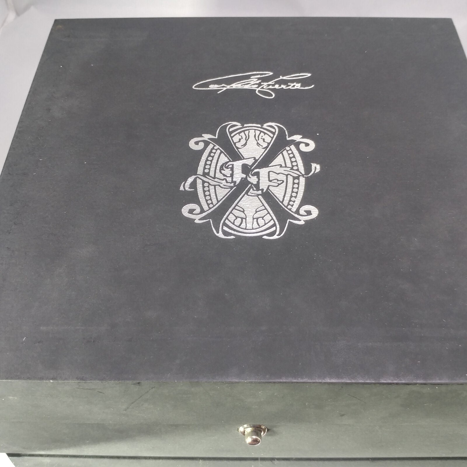 S.T. Dupont Fuente Fuente Opus X Table Lighter