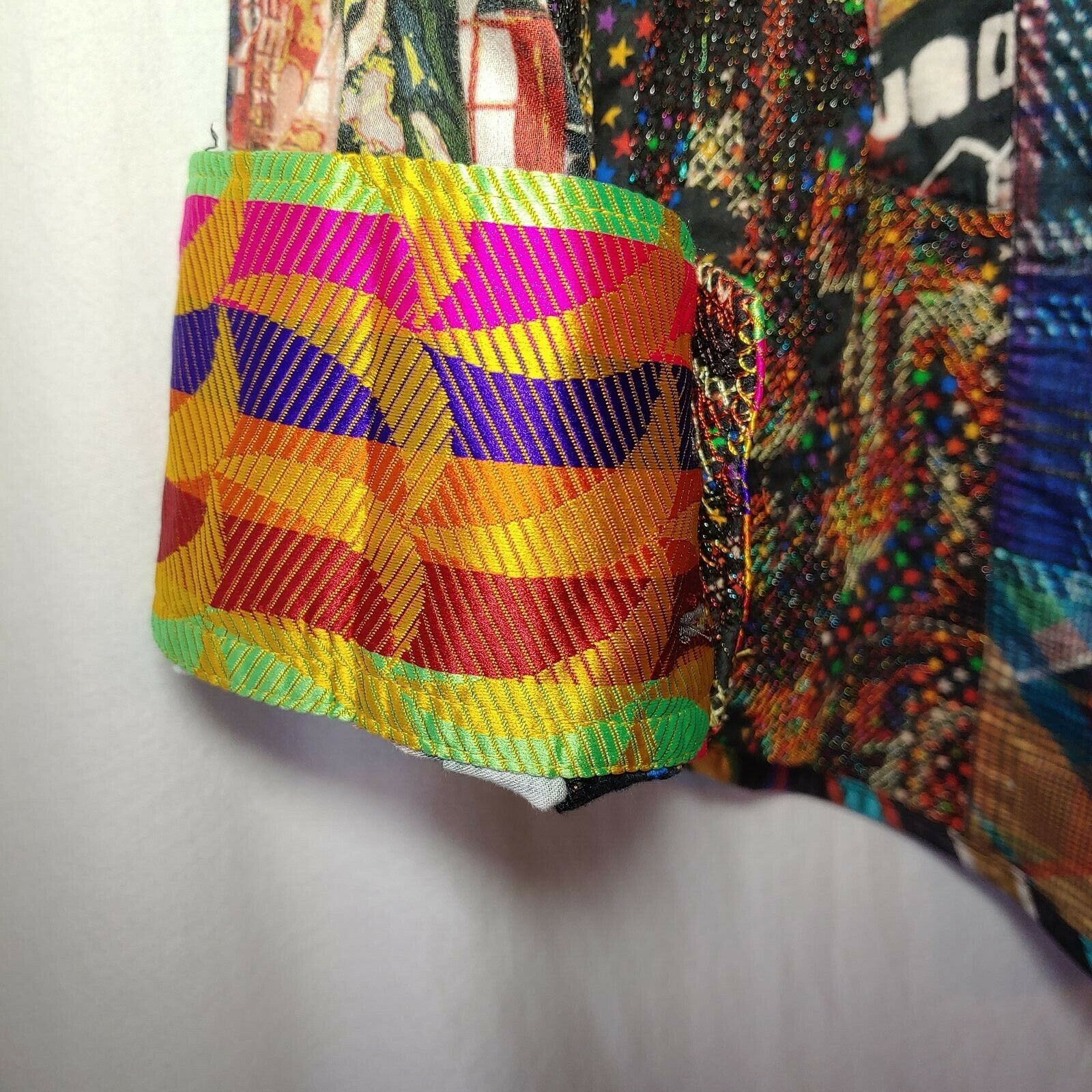 Robert Graham - Limited Edition - Men's Medium Button Down Classic Fit