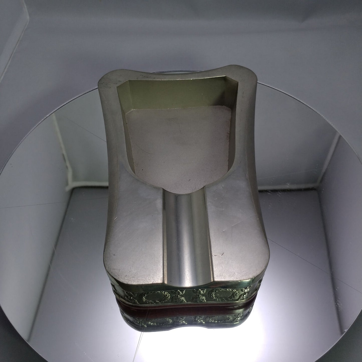 Royal Selangor Hand Finished Leaf Dominica Collection Pewter Leaf Ashtray