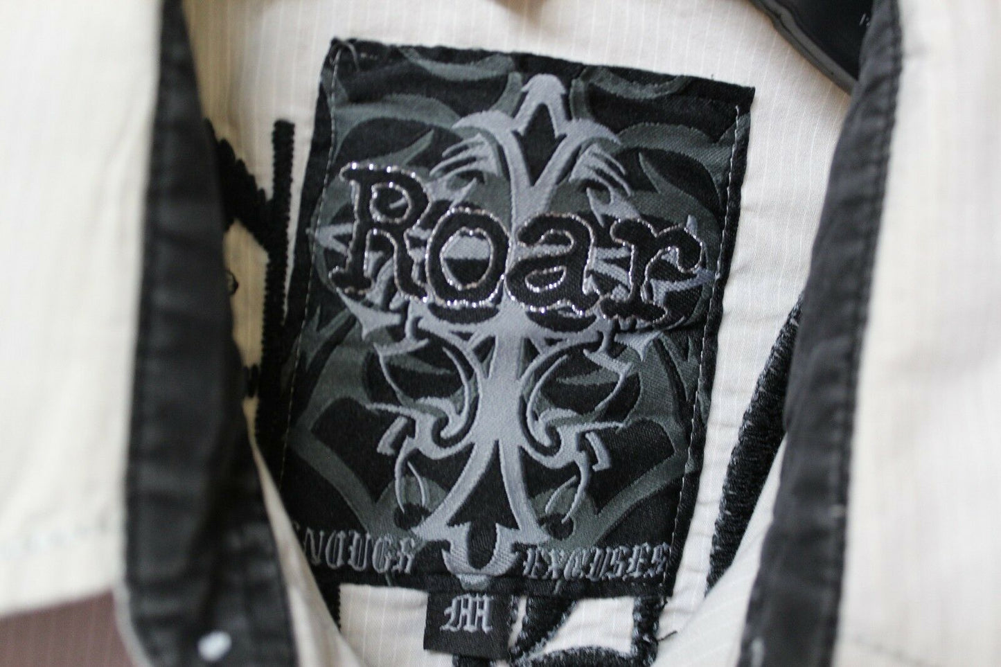Roar Signature Shirt M