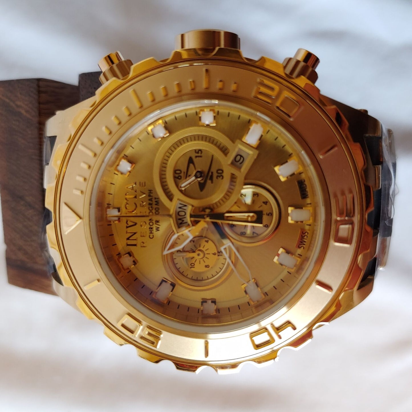 Invicta 6905 Mens Reserve Subaqua Swiss Chronograph 18k Gold Plated Watch