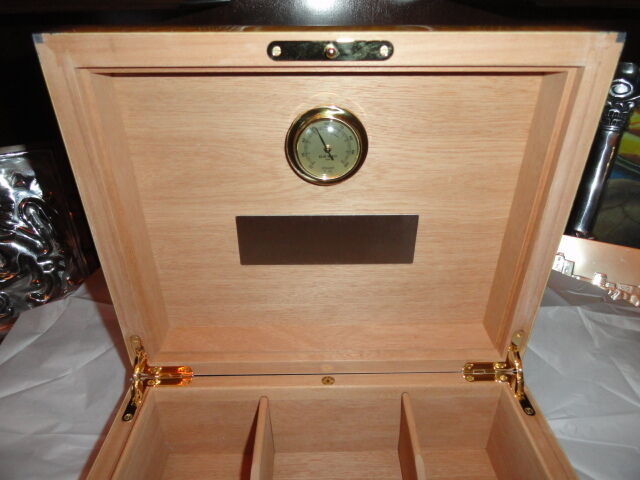 Elie Bleu Medals Yellow Sycamore Humidor 75 Count