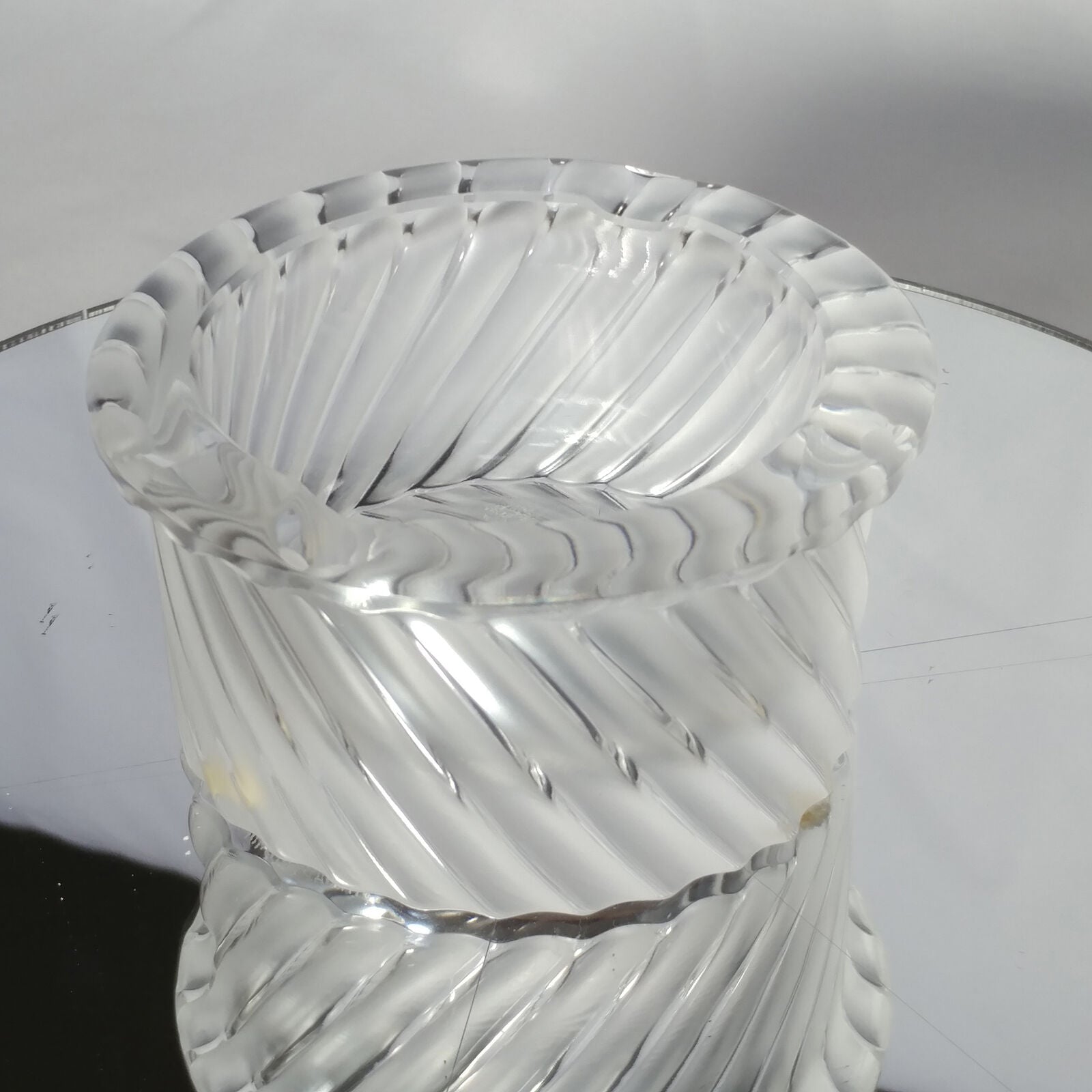 LALIQUE | Smyrne Crystal Ashtray