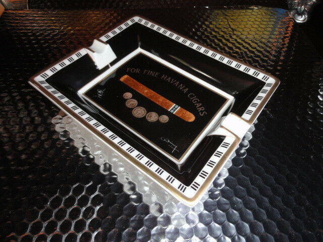 Elie Bleu Porcelain Ashtray "Medals" Black