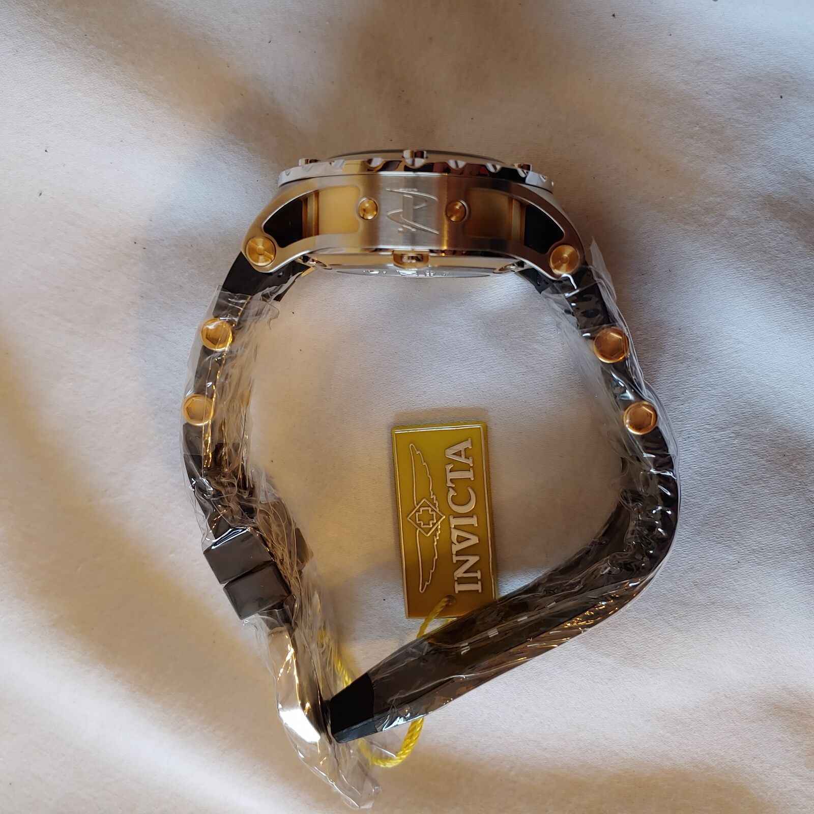 INVICTA SUBAQUA QUARTZ WATCH  6178- GOLD CASE WITH BLACK TONE RUBBER BAND