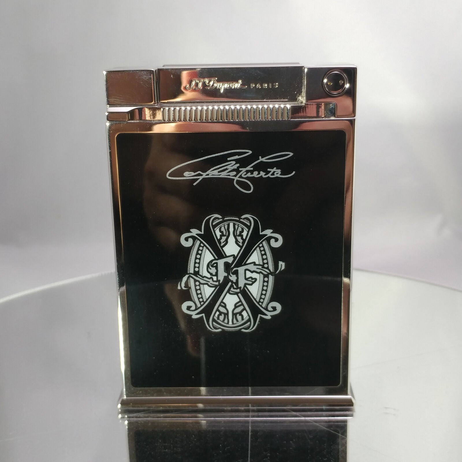 S.T. Dupont Fuente Fuente Opus X Table Lighter