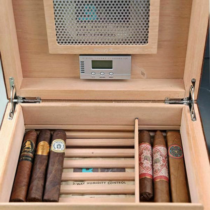 Brizard and Co- The "Airflow" Cigar Humidor - Antique Saddle Leather 30/40 Count