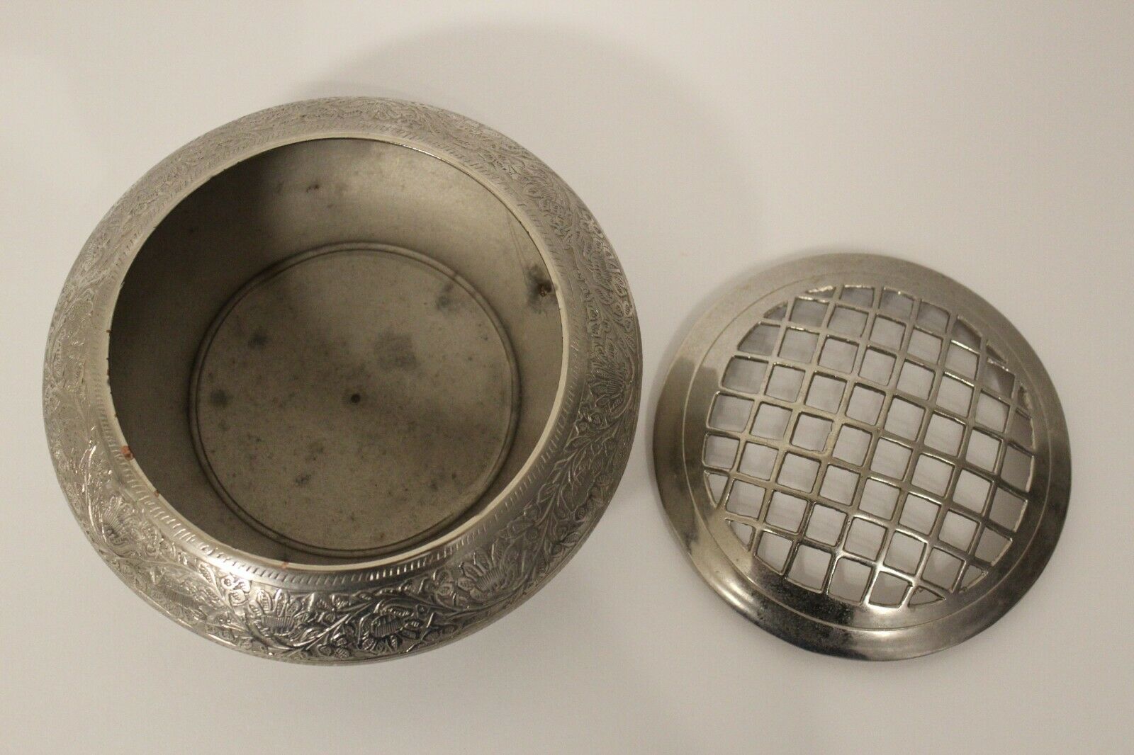 Circular Metal Ashtray