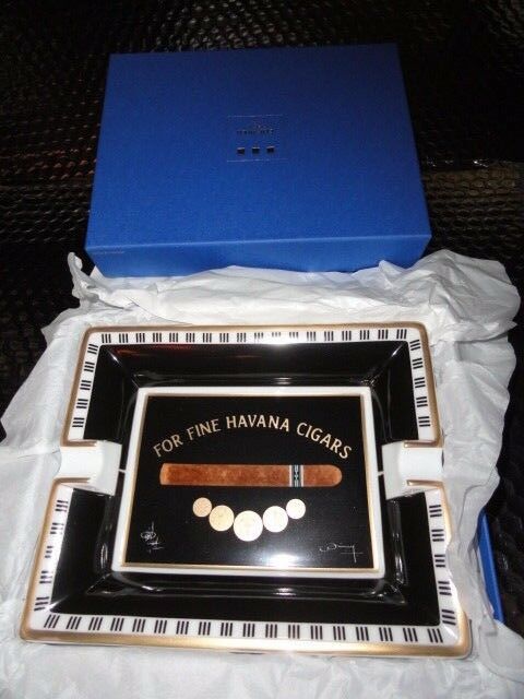 Elie Bleu Porcelain Ashtray "Medals" Black