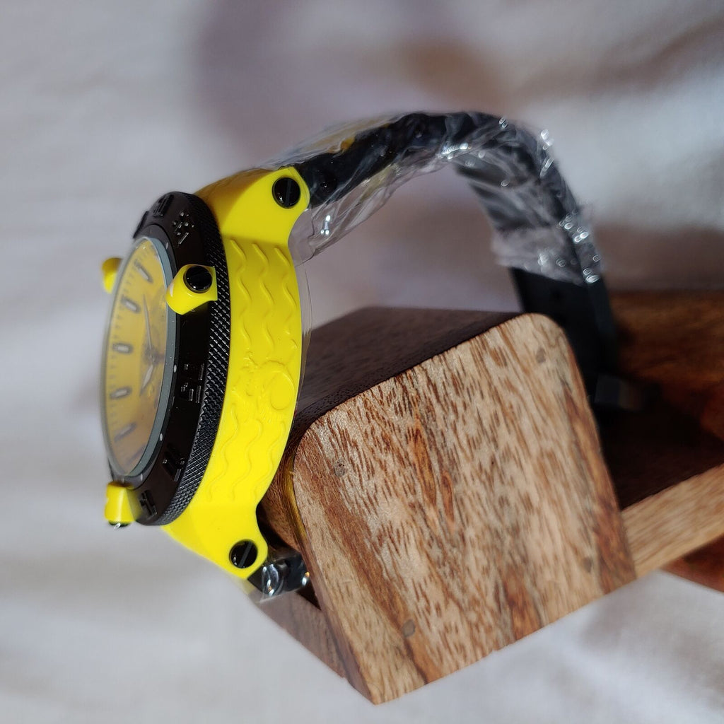 INVICTA SUBAQUA NOMA III MENS QUARTZ 50MM YELLOW CASE STAINLESS STEEL