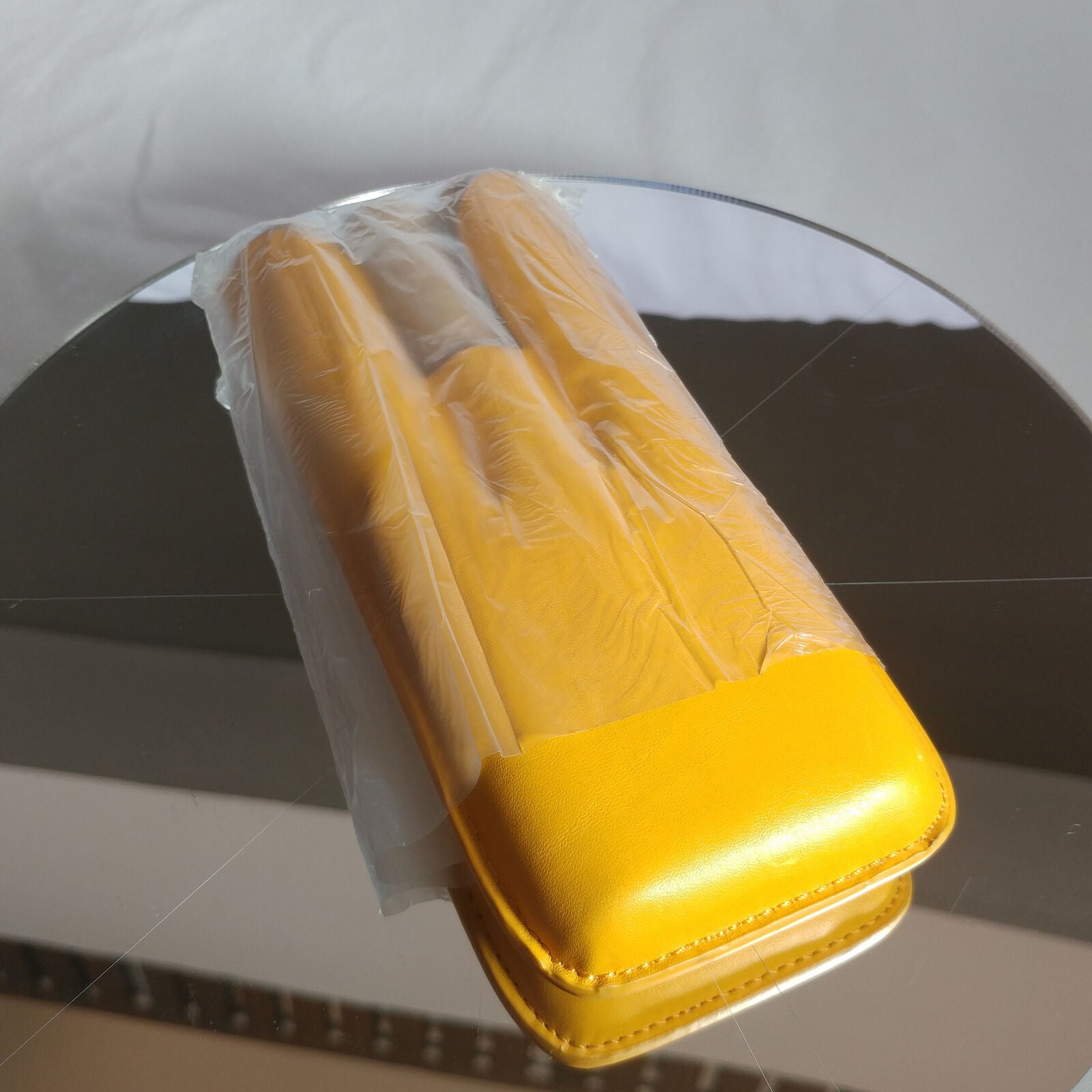 YELLOW LEATHER CIGAR CASE w/BLACK BAG | 2 CIGAR HOLDER