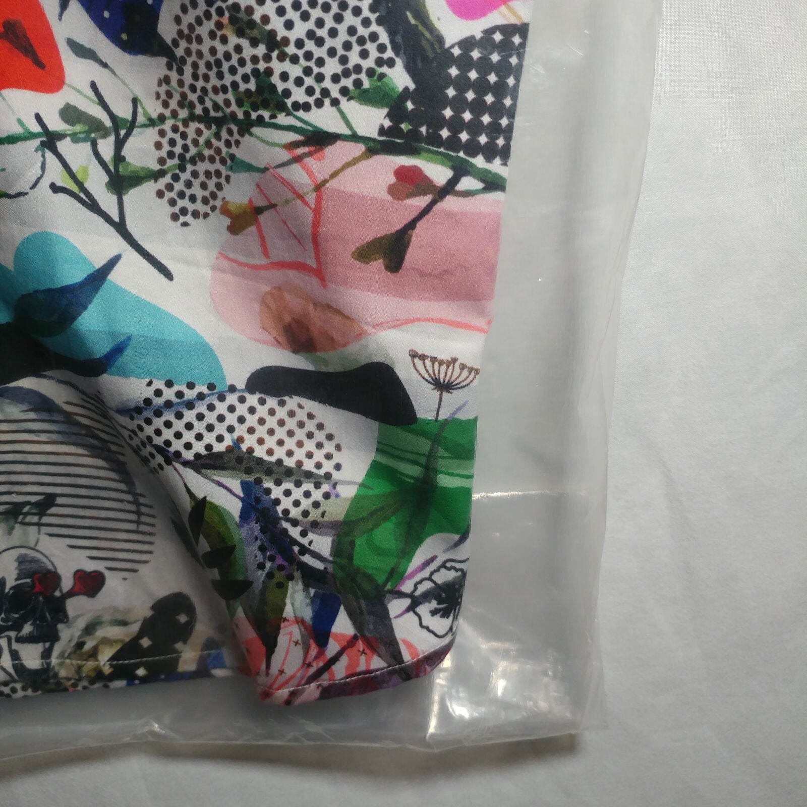 Robert Graham - Colorful ShortSleeve | Size: Medium | Style: PRENTISS | T