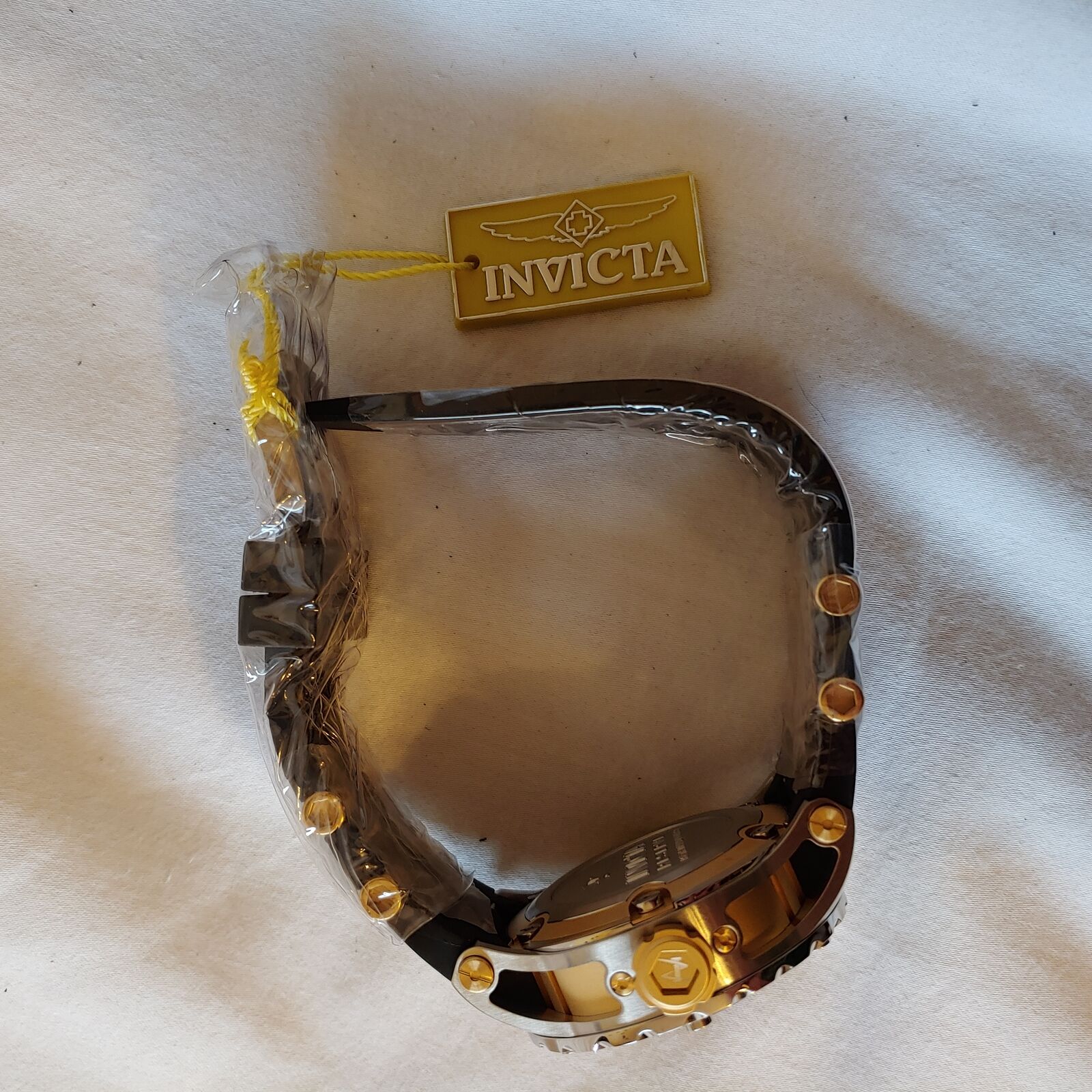 INVICTA SUBAQUA QUARTZ WATCH  6178- GOLD CASE WITH BLACK TONE RUBBER BAND