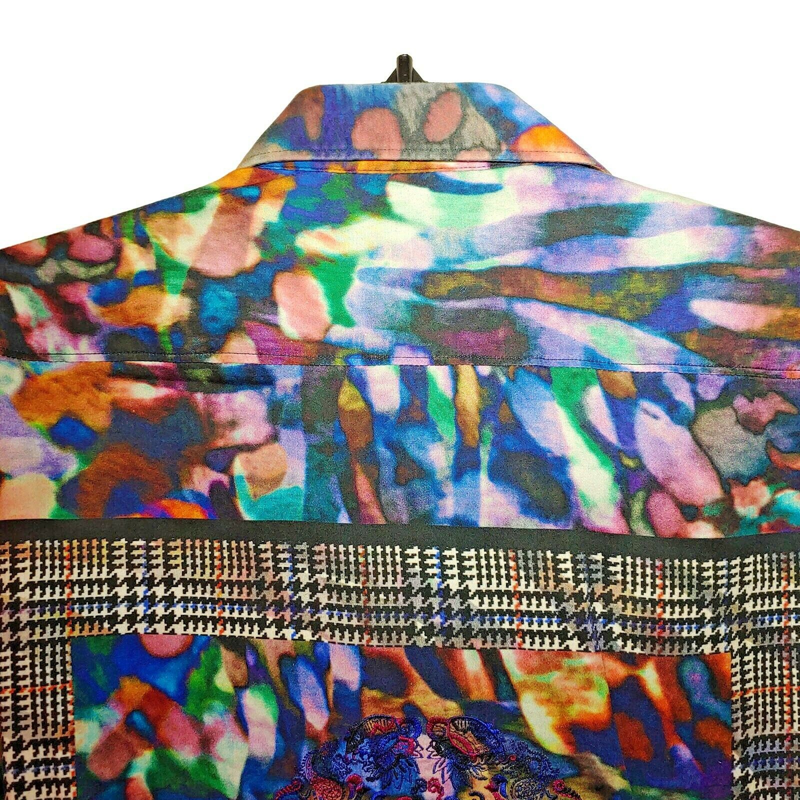 Robert Graham - Limited Edition- Men's Medium Button Down Classic Fit