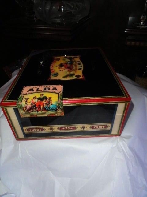 Elie Bleu Flor de Alba Black Humidor 75 Ct new in the original box