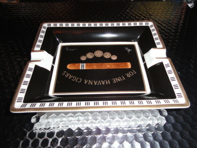 Elie Bleu Porcelain Ashtray "Medals" Black