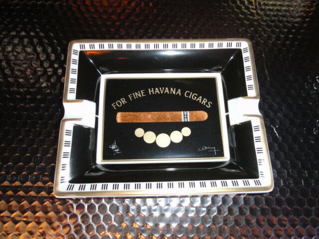Elie Bleu Porcelain Ashtray "Medals" Black