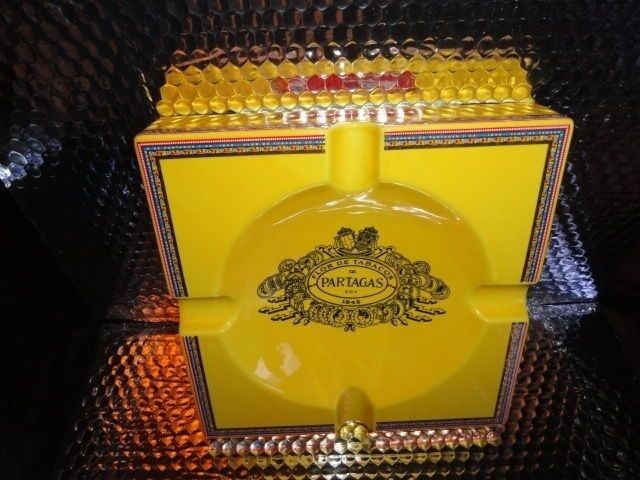 ceramic large size  ashtray
