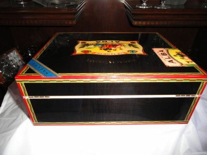 Elie Bleu Flor de Alba Black Humidor 75 Ct new in the original box